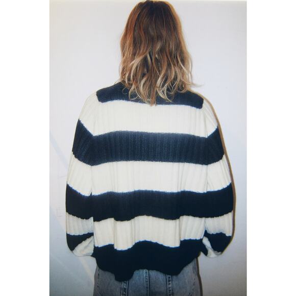 H&M Black White Ribbed Chunky Knit Striped Crewneck Pullover Sweater Size XL - Picture 2 of 9